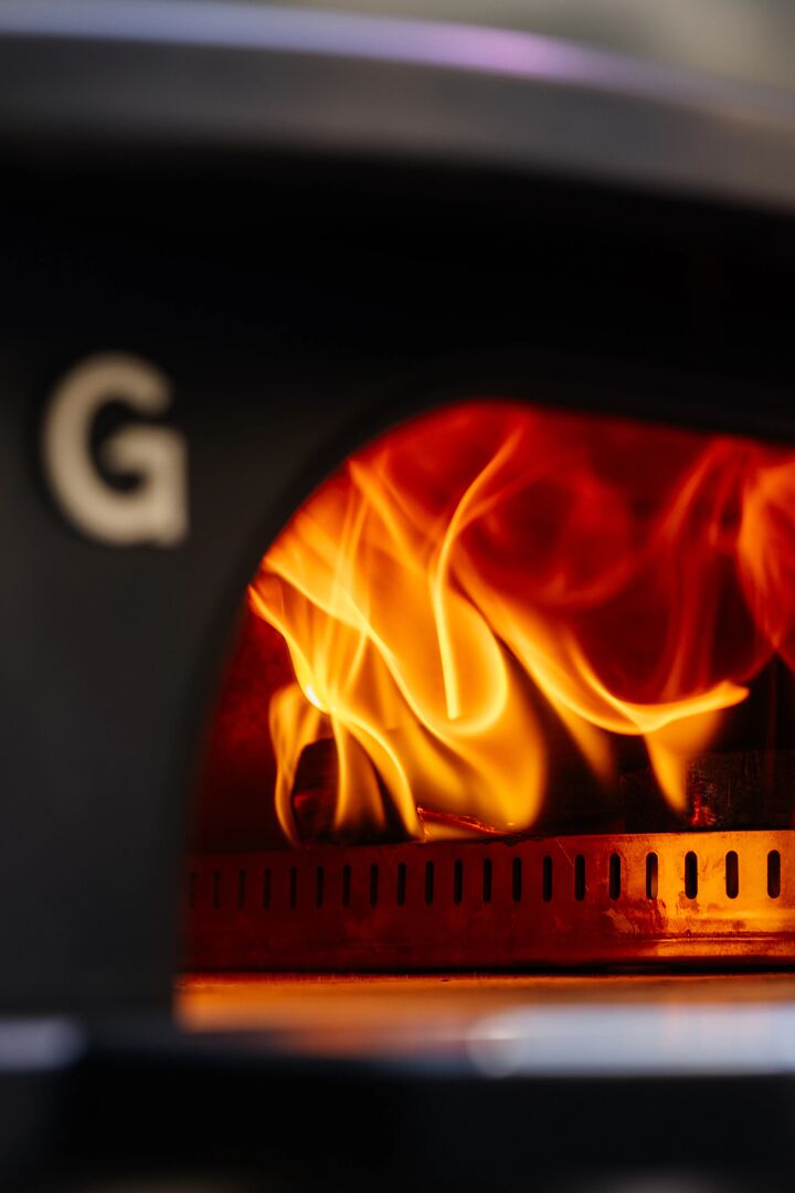 Gozney° Dome (Gen 2) Multi-fuel Pizzaofen mit Gestell!